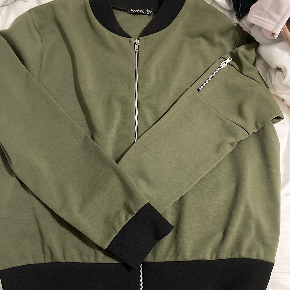 Boohoo green bomber jacket lightweight
